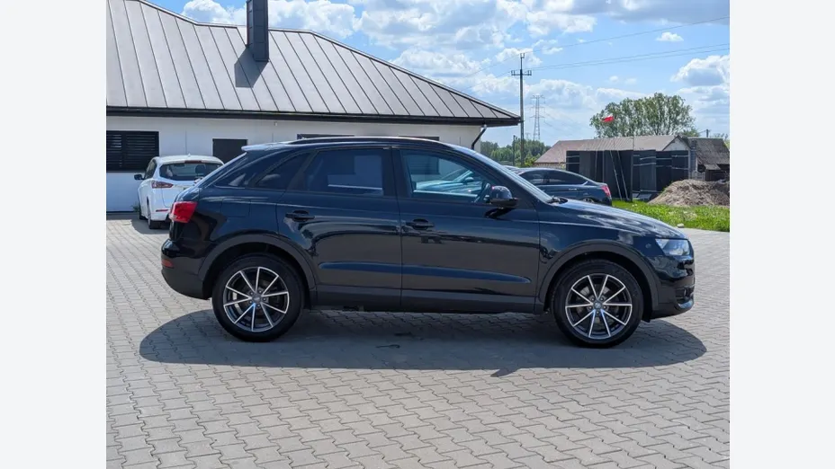 AUDI Q3 -