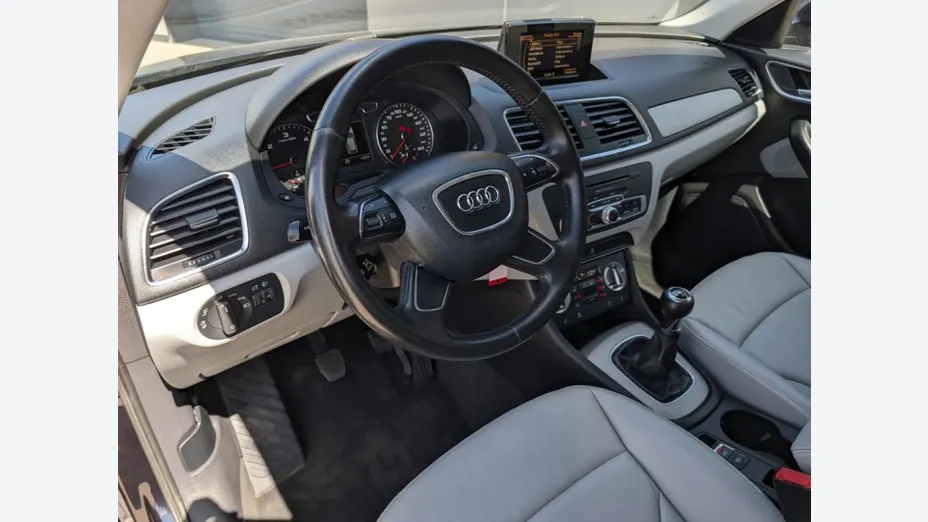 AUDI Q3 -
