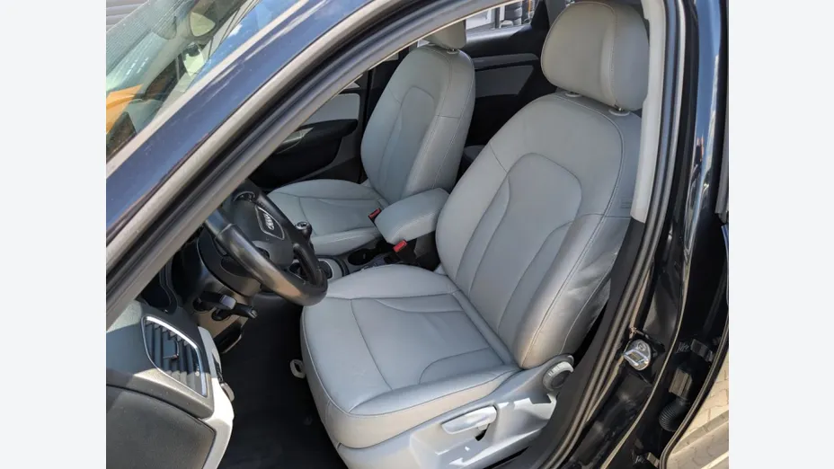 AUDI Q3 -