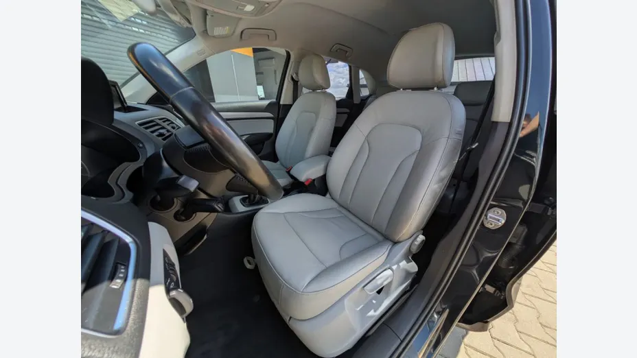 AUDI Q3 -