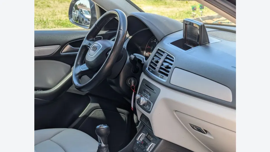 AUDI Q3 -