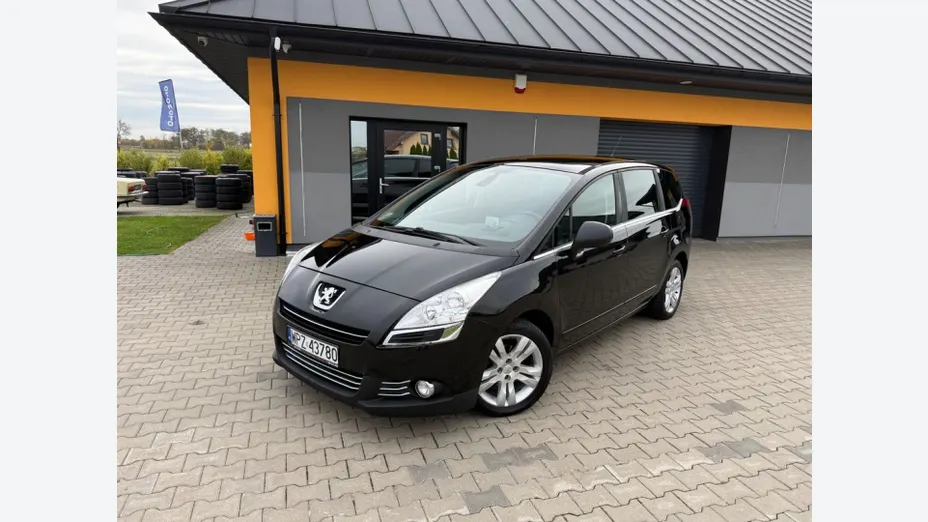 PEUGEOT 5008 -