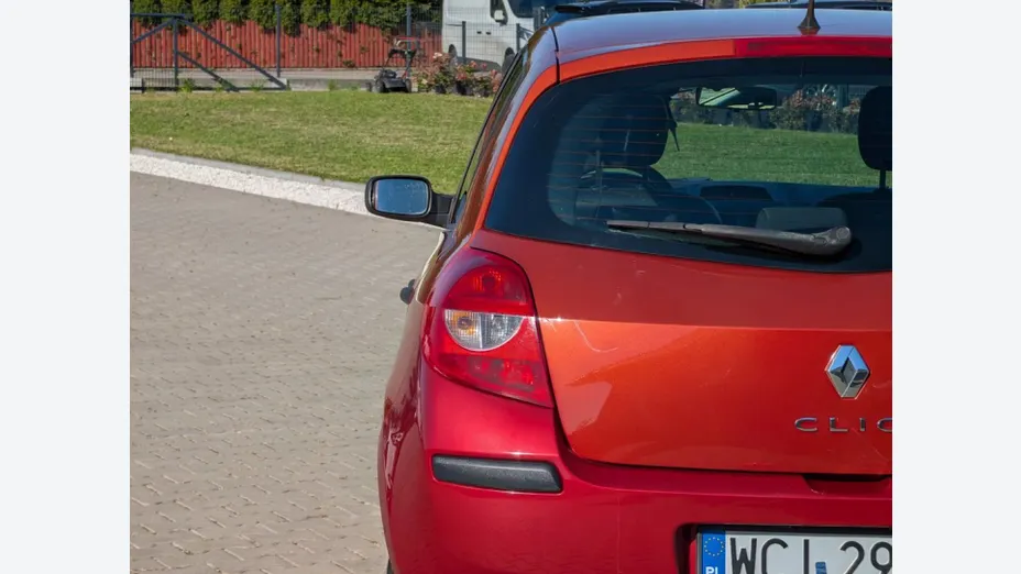 RENAULT Clio -