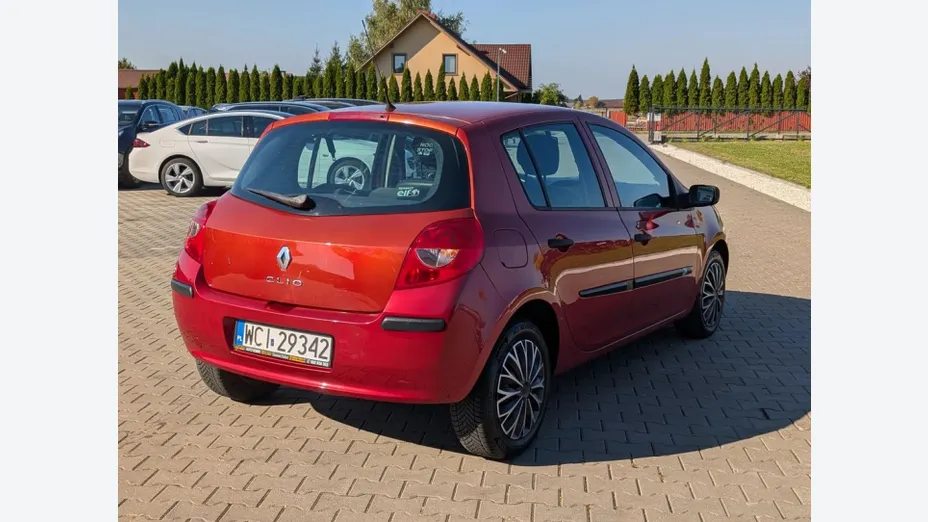 RENAULT Clio -