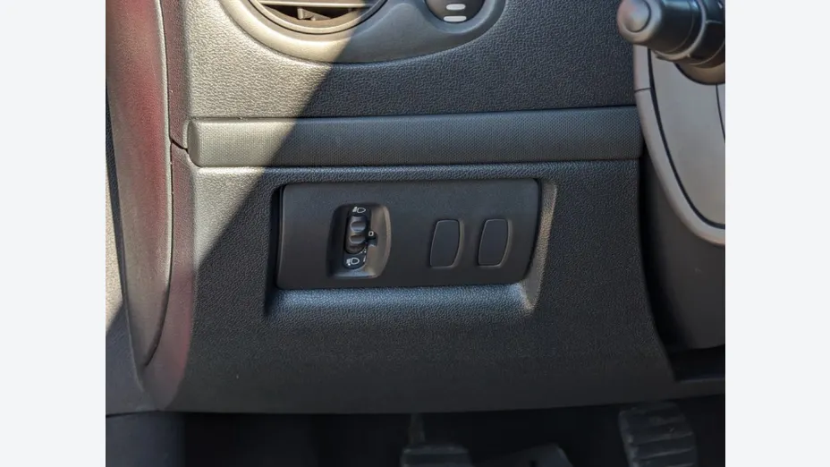 RENAULT Clio -