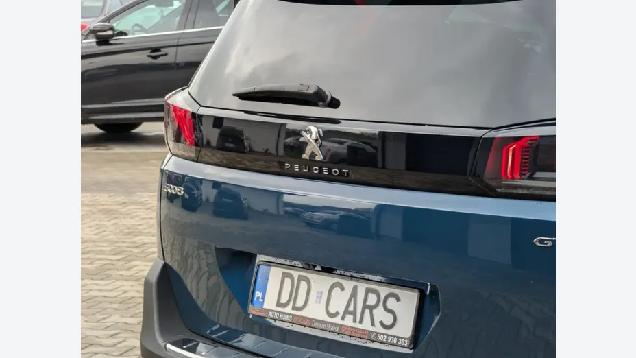 PEUGEOT 5008 -