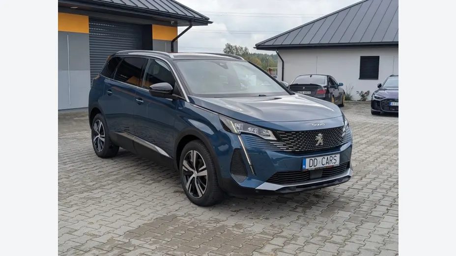 PEUGEOT 5008 -