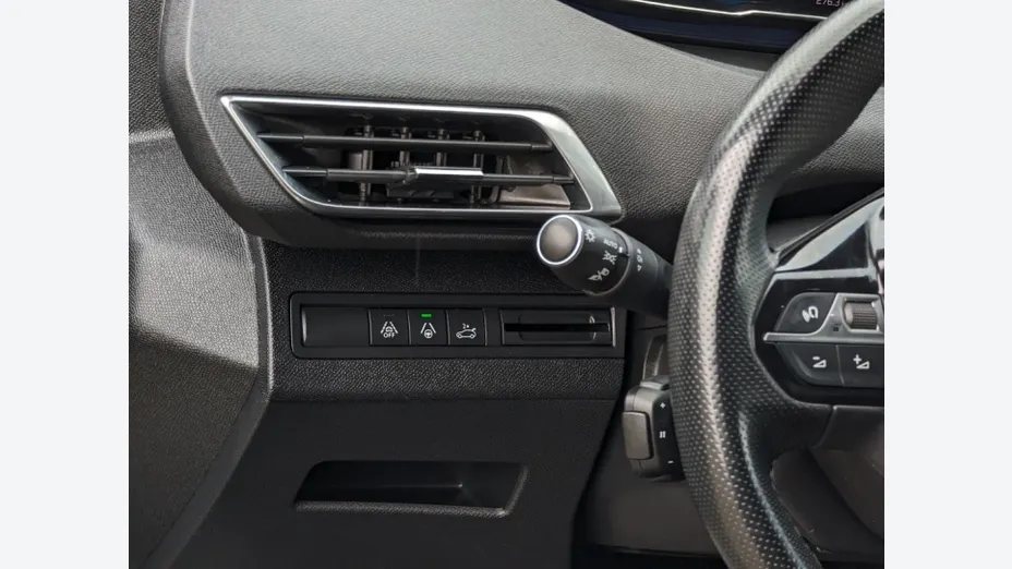 PEUGEOT 5008 -
