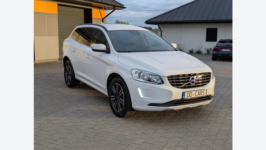 VOLVO XC60 -