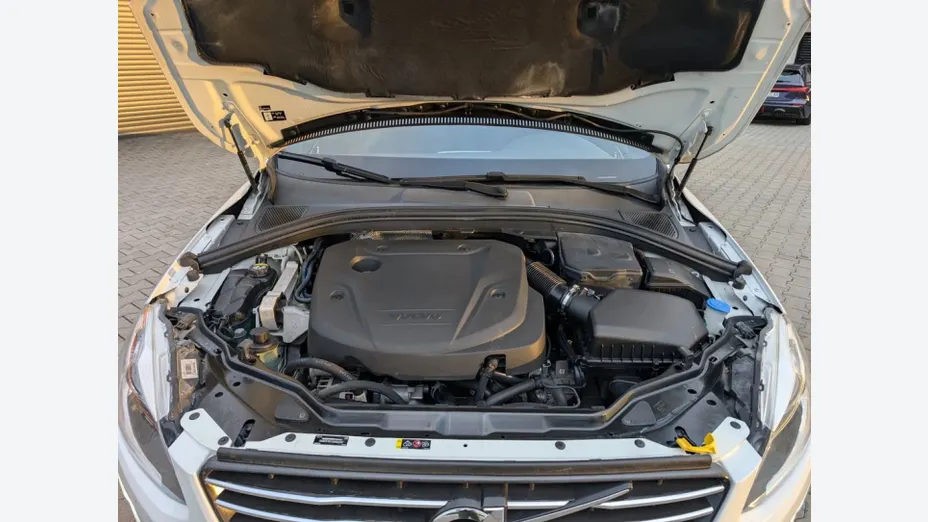 VOLVO XC60 -