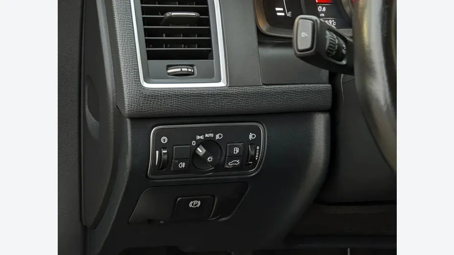 VOLVO XC60 -