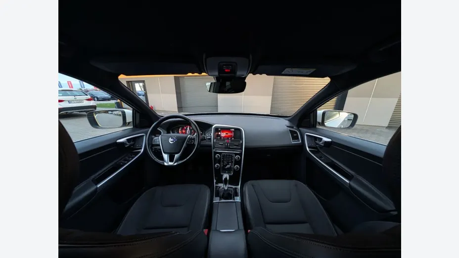VOLVO XC60 -