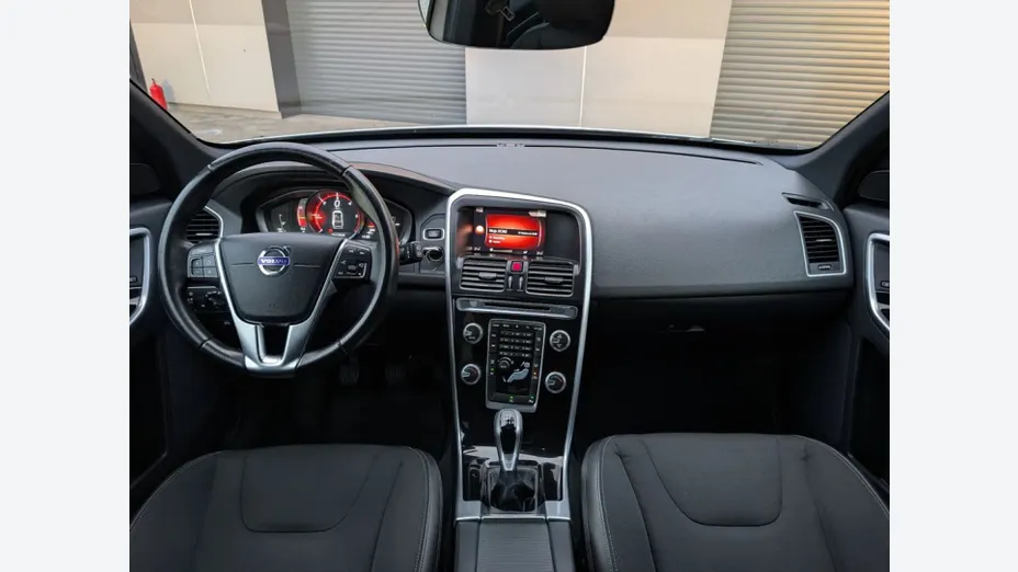 VOLVO XC60 -