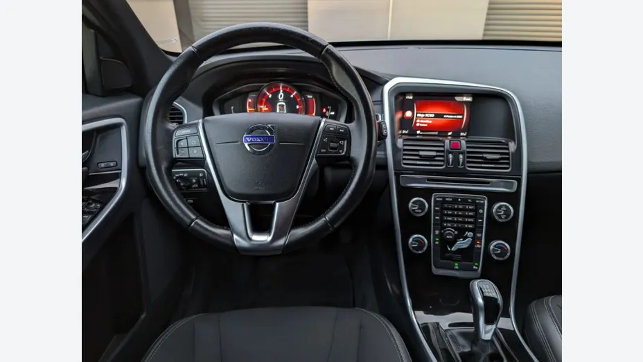 VOLVO XC60 -