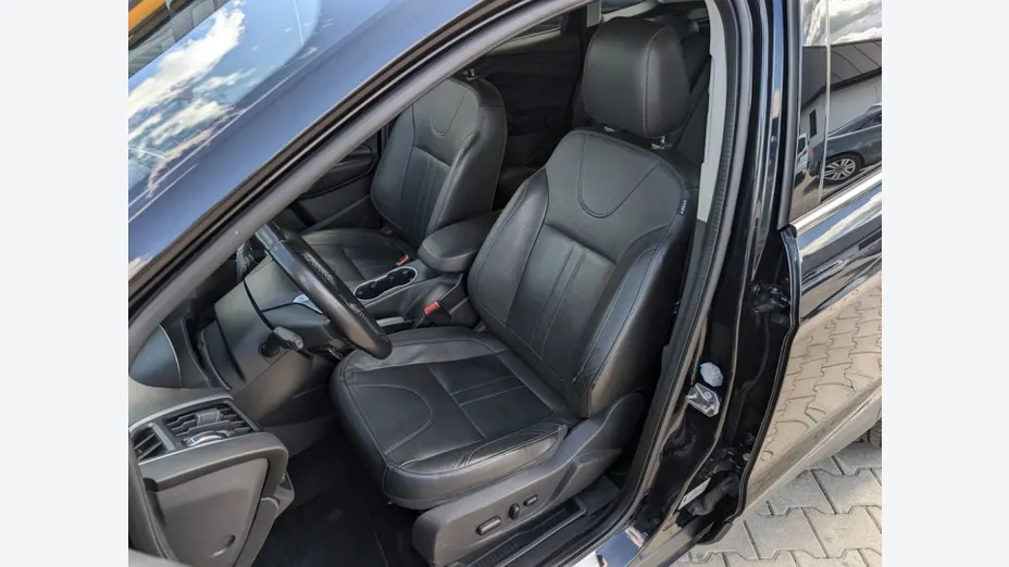 FORD Kuga -