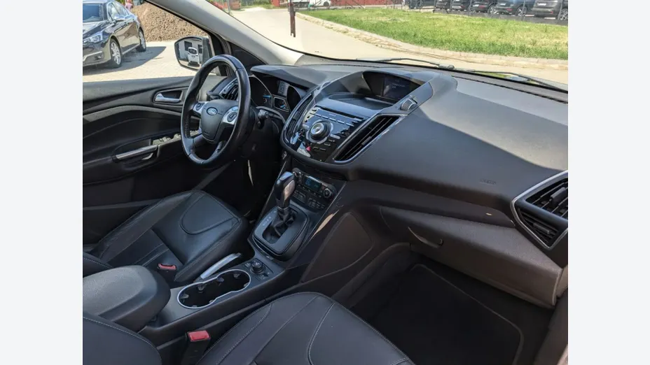 FORD Kuga -