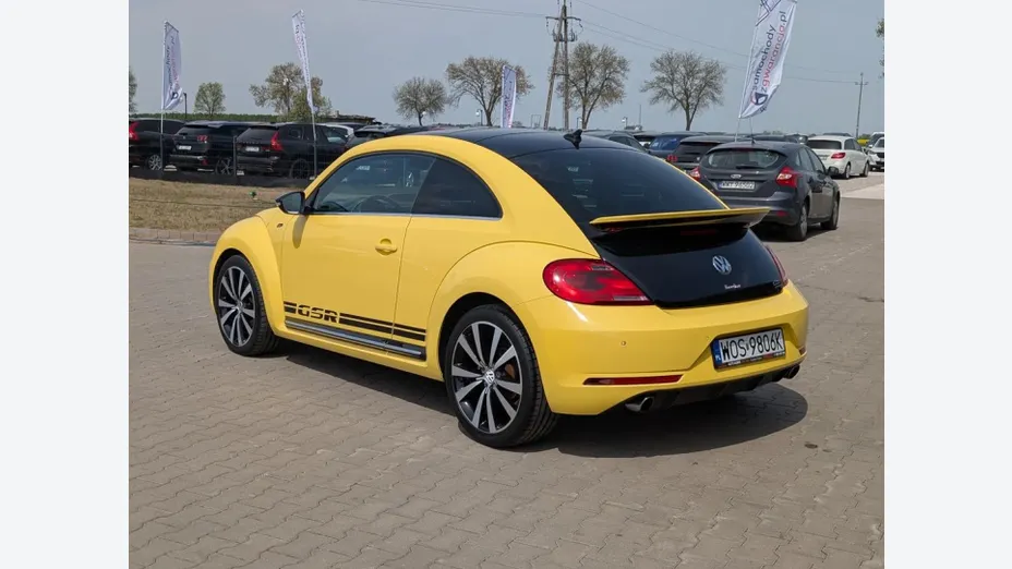 VOLKSWAGEN Beetle -