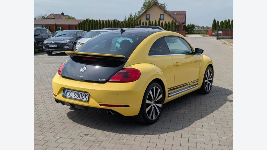VOLKSWAGEN Beetle -