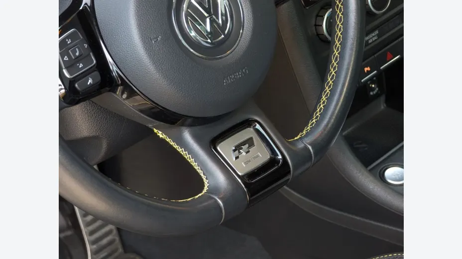 VOLKSWAGEN Beetle -