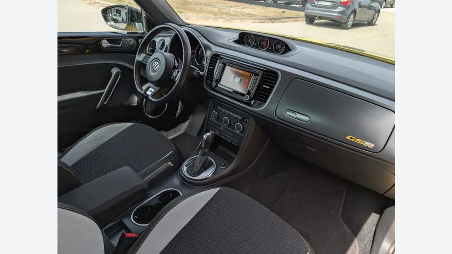 VOLKSWAGEN Beetle -