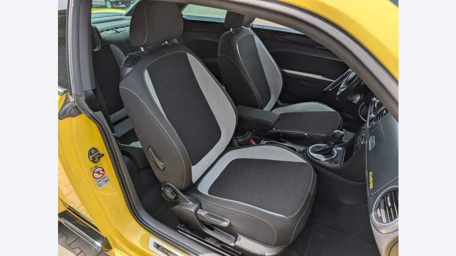 VOLKSWAGEN Beetle -