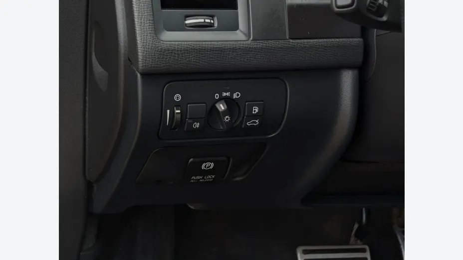 VOLVO XC60 -