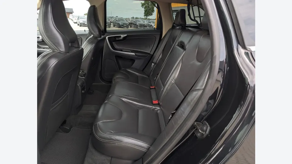 VOLVO XC60 -