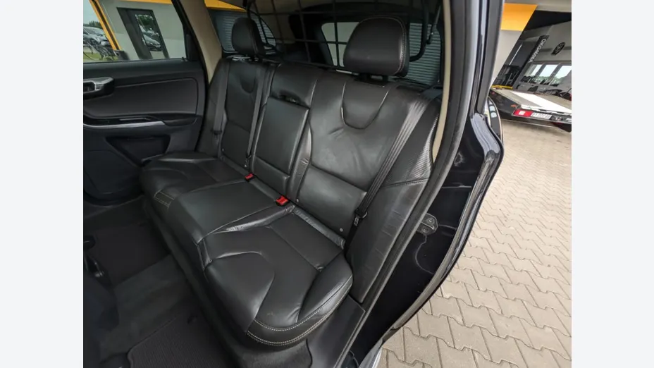 VOLVO XC60 -
