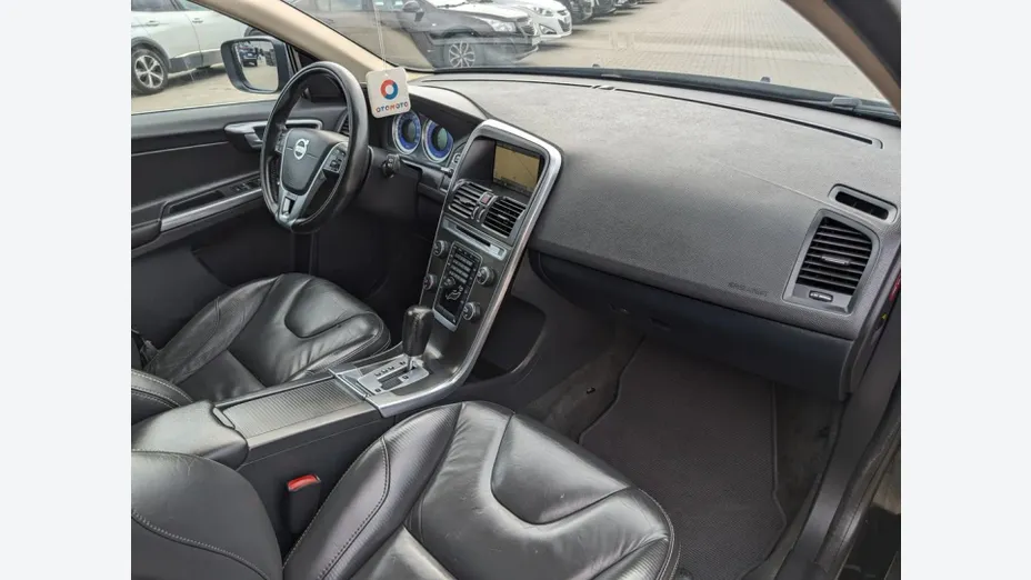 VOLVO XC60 -