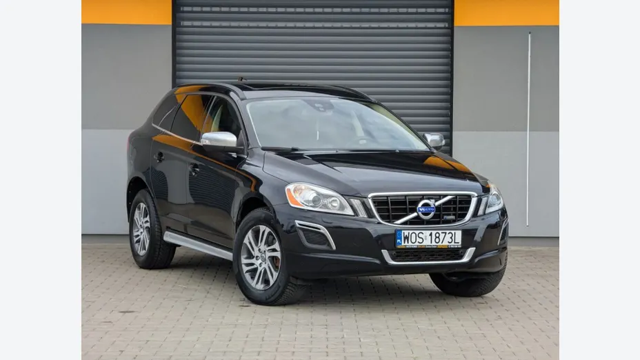 VOLVO XC60 -