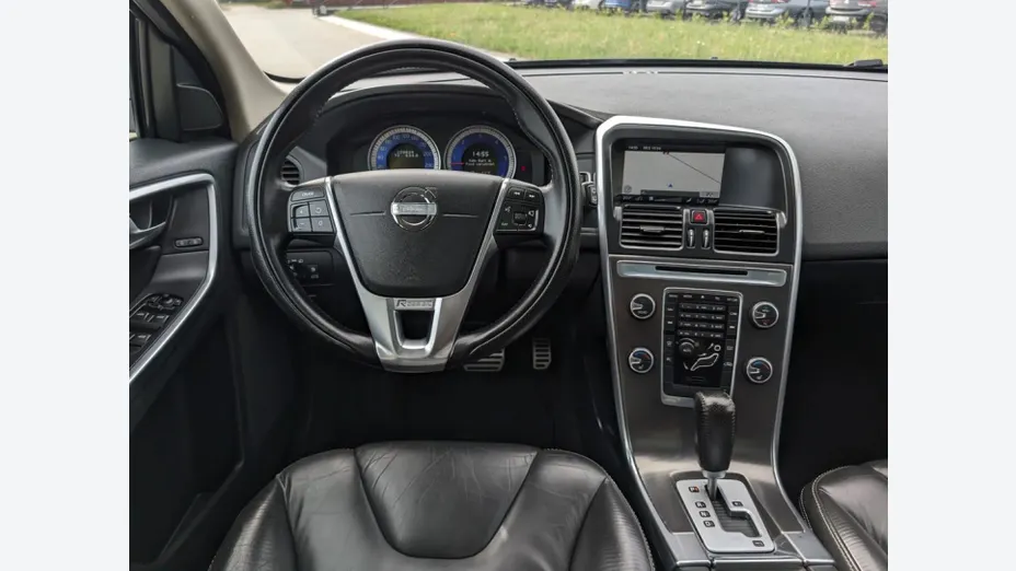VOLVO XC60 -
