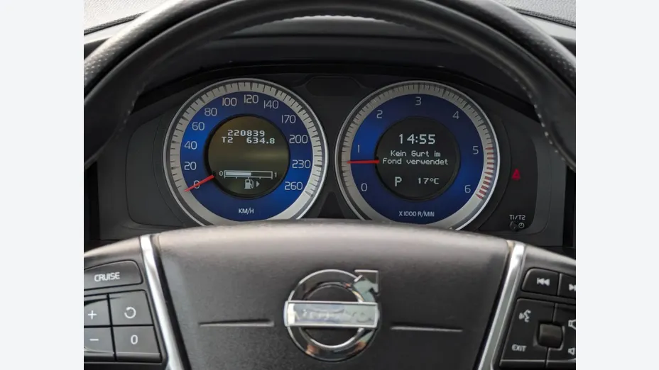 VOLVO XC60 -