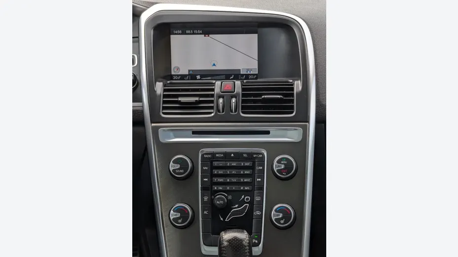 VOLVO XC60 -