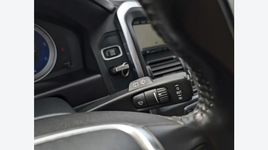 VOLVO XC60 -