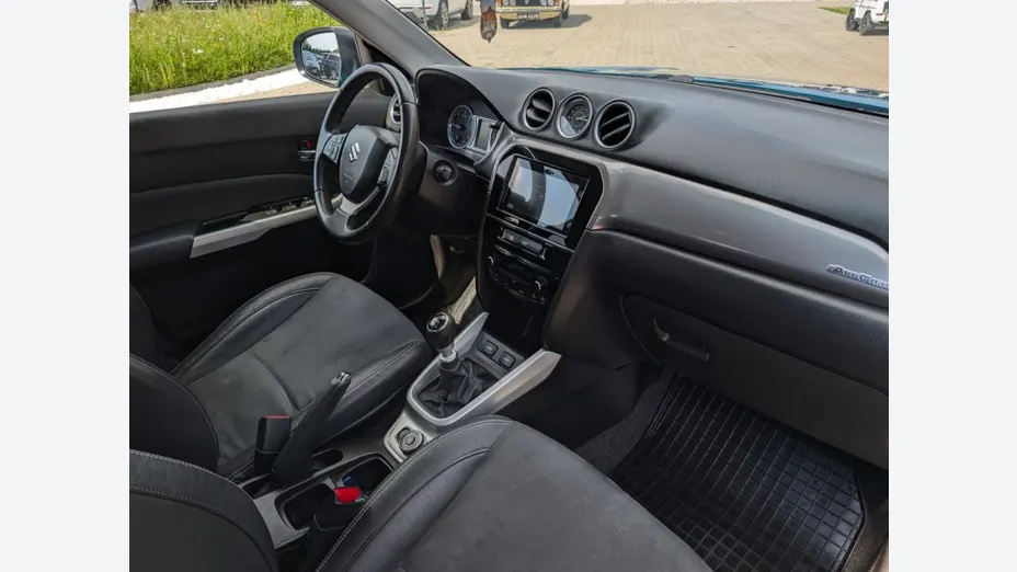 SUZUKI Vitara -