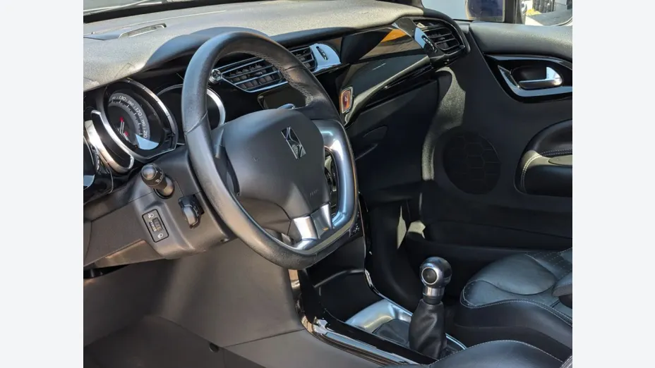 CITROEN DS3 -