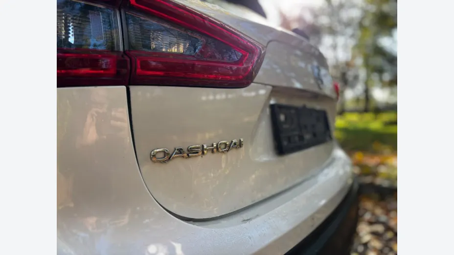 NISSAN Qashqai -