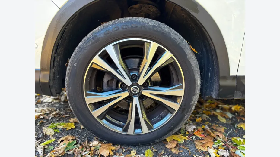 NISSAN Qashqai -