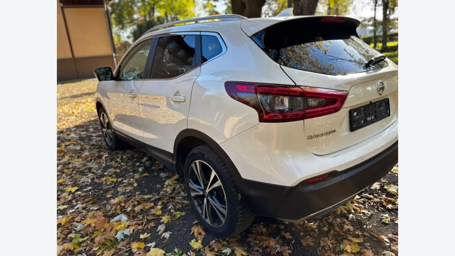NISSAN Qashqai -