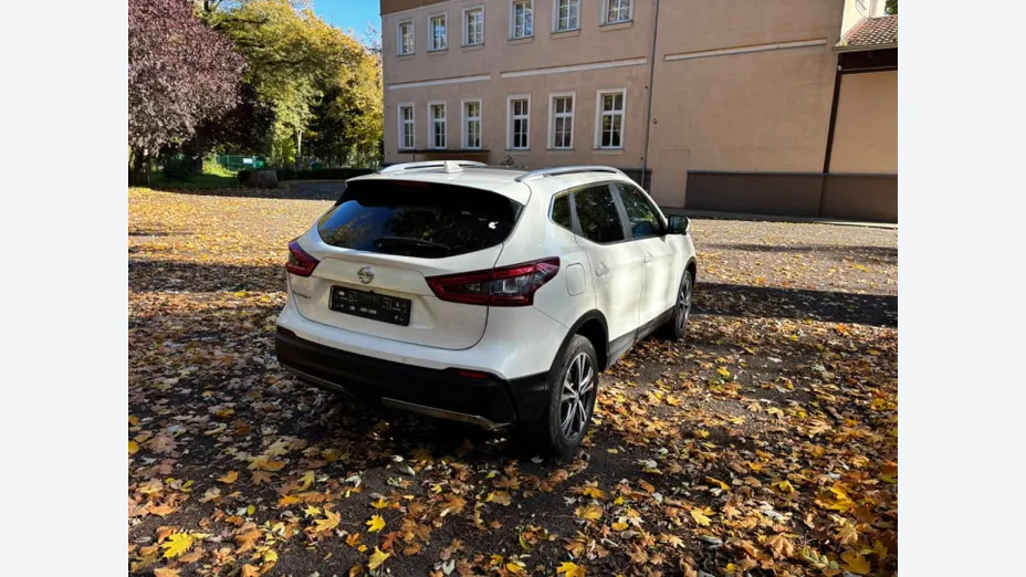 NISSAN Qashqai -