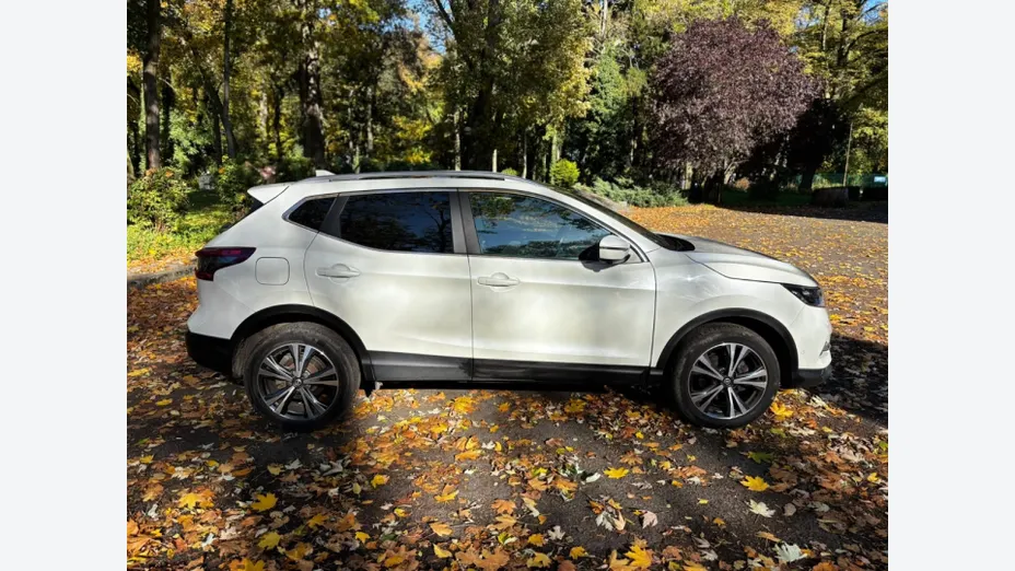 NISSAN Qashqai -