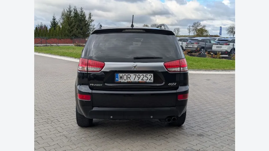 PEUGEOT 4007 -