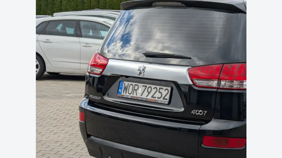 PEUGEOT 4007 -