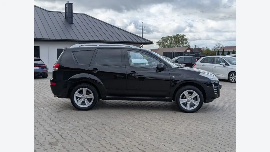 PEUGEOT 4007 -