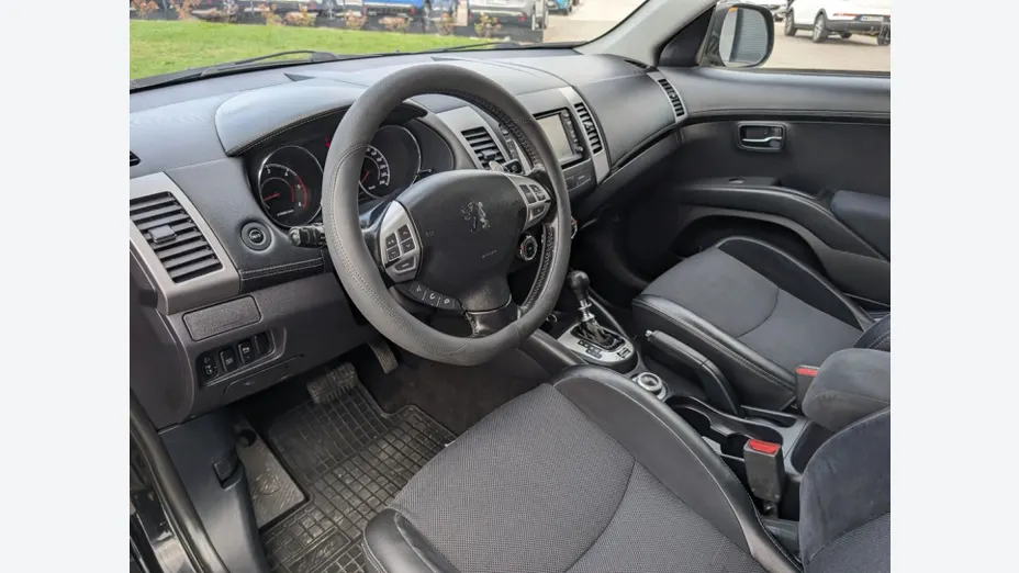 PEUGEOT 4007 -