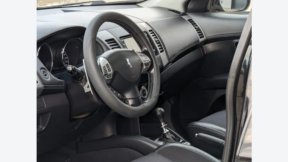 PEUGEOT 4007 -