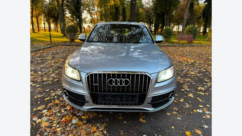 AUDI Q5 -