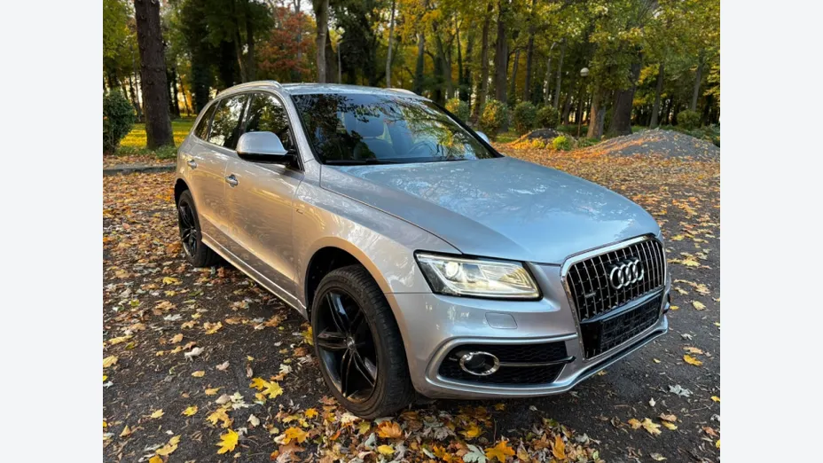 AUDI Q5 -
