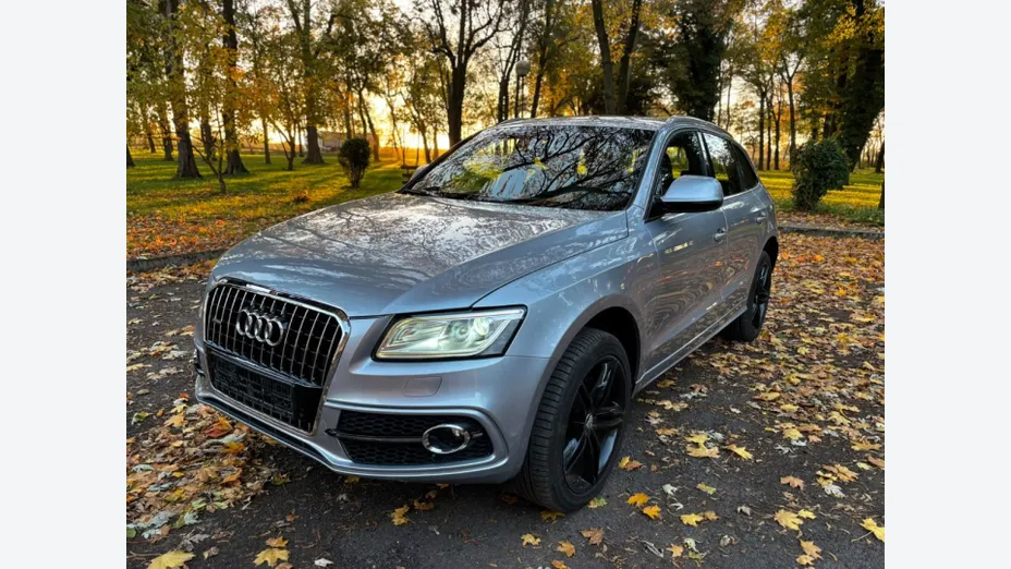 AUDI Q5 -