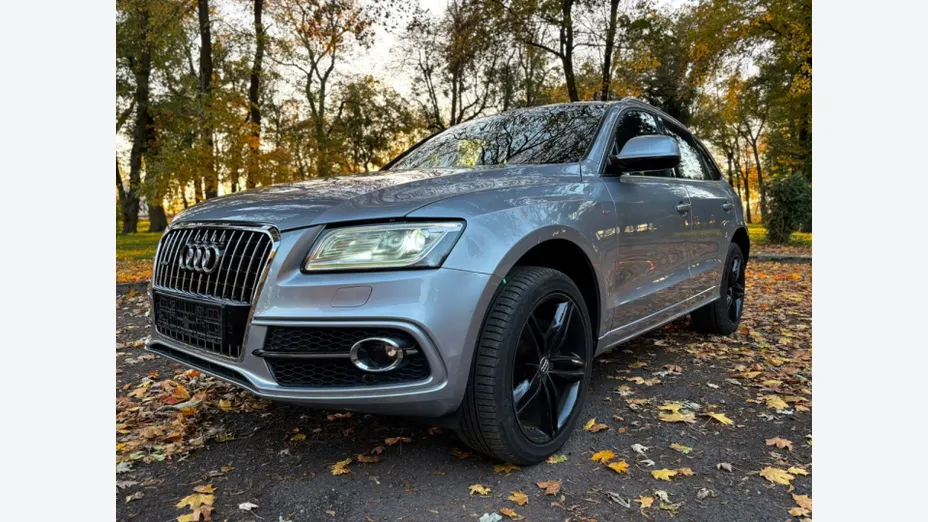 AUDI Q5 -